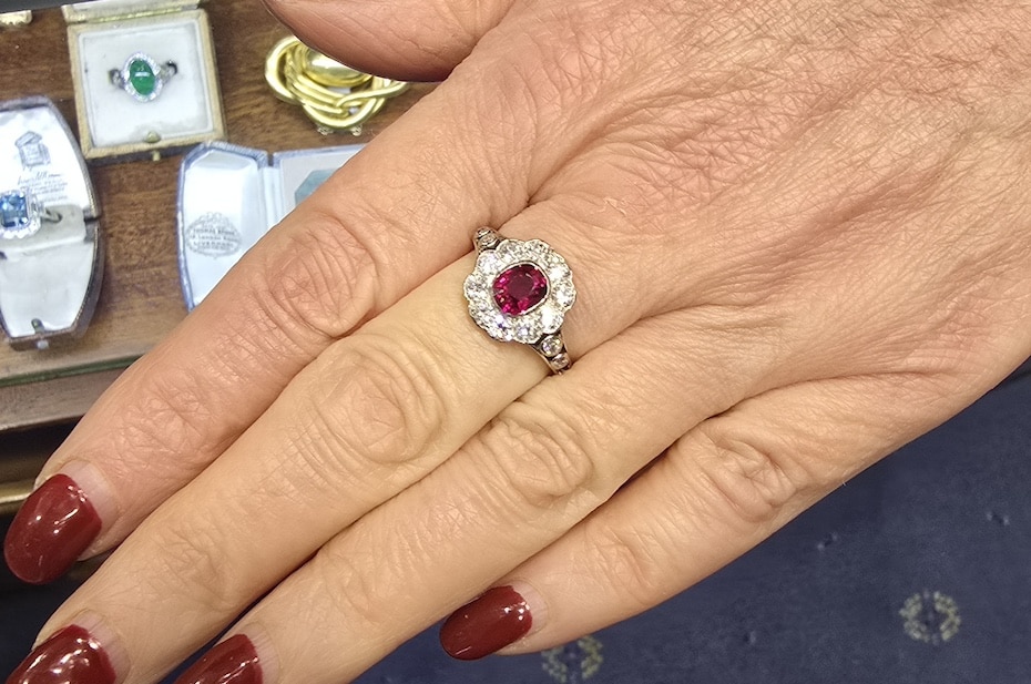 Burma Ruby and Diamond Ring - Image 2