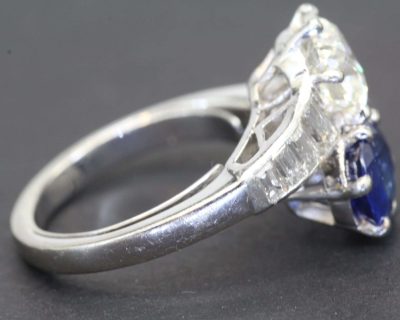 Sapphire and diamond toi et moi ring