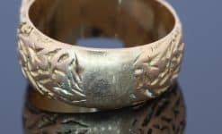 Rare Antique Buckle Ring in 18kt , back section