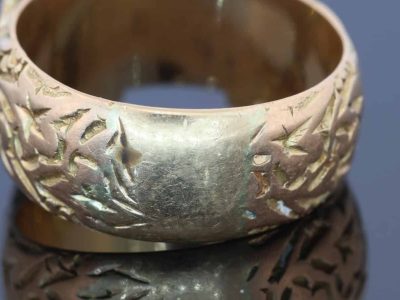 Rare Antique Buckle Ring in 18kt , back section