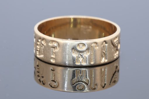 A remarkable celebration of Irish history and heritage, this distinctive 14kt gold ring brings together important moments from Ireland’s past in a richly symbolic design. From the age of the ancient Celts to the legacy of Brian Boru and the events of the Easter Rising, the ring offers a fascinating journey through Ireland’s story, while acknowledging the unknown chapters yet to come.