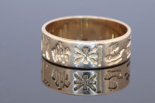A remarkable celebration of Irish history and heritage, this distinctive 14kt gold ring brings together important moments from Ireland’s past in a richly symbolic design. From the age of the ancient Celts to the legacy of Brian Boru and the events of the Easter Rising, the ring offers a fascinating journey through Ireland’s story, while acknowledging the unknown chapters yet to come.