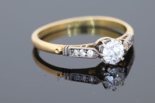 Dating to circa 1890, this antique diamond ring reflects the enduring elegance of late Victorian jewellery, when beautifully cut diamonds were prized for their brilliance and timeless appeal.