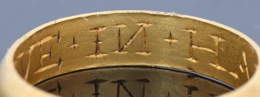An extremely rare Tudor gold posy ring, engraved to the interior with the wonderfully intimate inscription “BE TRVE IN HART”, meaning “Be true in heart.” The ring was found by a metal detectorist in Shropshire in October 2024, adding a remarkable modern chapter to its long history. Posy rings were deeply personal jewels, traditionally engraved with short expressions of love, loyalty or devotion, and this inscription is particularly evocative in its simplicity. Examples bearing this distinctive Gothic-style lettering tend to date to around 1600, placing this ring at a fascinating point between the Tudor and early Stuart periods. Comparable examples can be found in the collections of both the British Museum and the Victoria and Albert Museum.