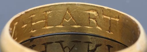 An extremely rare Tudor gold posy ring, engraved to the interior with the wonderfully intimate inscription “BE TRVE IN HART”, meaning “Be true in heart.” The ring was found by a metal detectorist in Shropshire in October 2024, adding a remarkable modern chapter to its long history. Posy rings were deeply personal jewels, traditionally engraved with short expressions of love, loyalty or devotion, and this inscription is particularly evocative in its simplicity. Examples bearing this distinctive Gothic-style lettering tend to date to around 1600, placing this ring at a fascinating point between the Tudor and early Stuart periods. Comparable examples can be found in the collections of both the British Museum and the Victoria and Albert Museum.