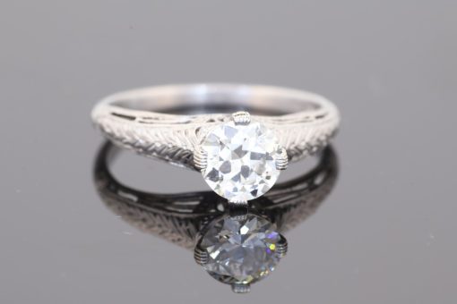 Dating to circa 1910, this elegant Edwardian diamond ring captures the refined craftsmanship and romantic sensibility of the early twentieth century. The Edwardian period is celebrated for its graceful designs and delicate detailing, making jewellery from this era particularly appealing to collectors who appreciate antique elegance and enduring character.