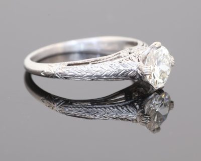 Dating to circa 1910, this elegant Edwardian diamond ring captures the refined craftsmanship and romantic sensibility of the early twentieth century. The Edwardian period is celebrated for its graceful designs and delicate detailing, making jewellery from this era particularly appealing to collectors who appreciate antique elegance and enduring character.