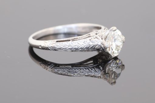 Dating to circa 1910, this elegant Edwardian diamond ring captures the refined craftsmanship and romantic sensibility of the early twentieth century. The Edwardian period is celebrated for its graceful designs and delicate detailing, making jewellery from this era particularly appealing to collectors who appreciate antique elegance and enduring character.