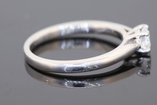 A beautifully understated diamond ring, combining exceptional diamond quality with the enduring elegance of platinum. Accompanied by a GIA certificate, the diamond offers outstanding credentials, making this a refined choice for an engagement ring or a treasured addition to a fine jewellery collection.