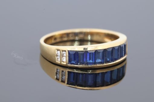 Elegant and timeless, this sapphire ring celebrates the enduring appeal of deep blue gemstones set in fine gold. Sapphires have long been prized for their rich colour and sophisticated character, making them a classic choice for jewellery that transcends passing trends.